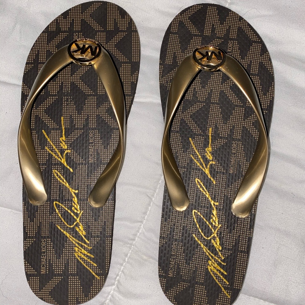 NWOT Michael Kors flip flop sandals